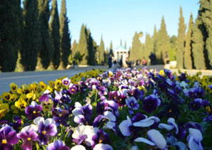 Weg zu Saadi Mausoleum in Schiras, Iran